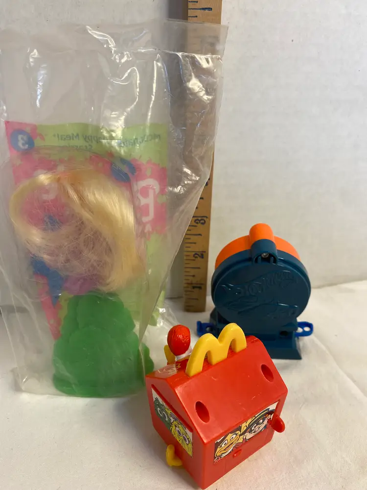 Vintage McDonald’s toys lot