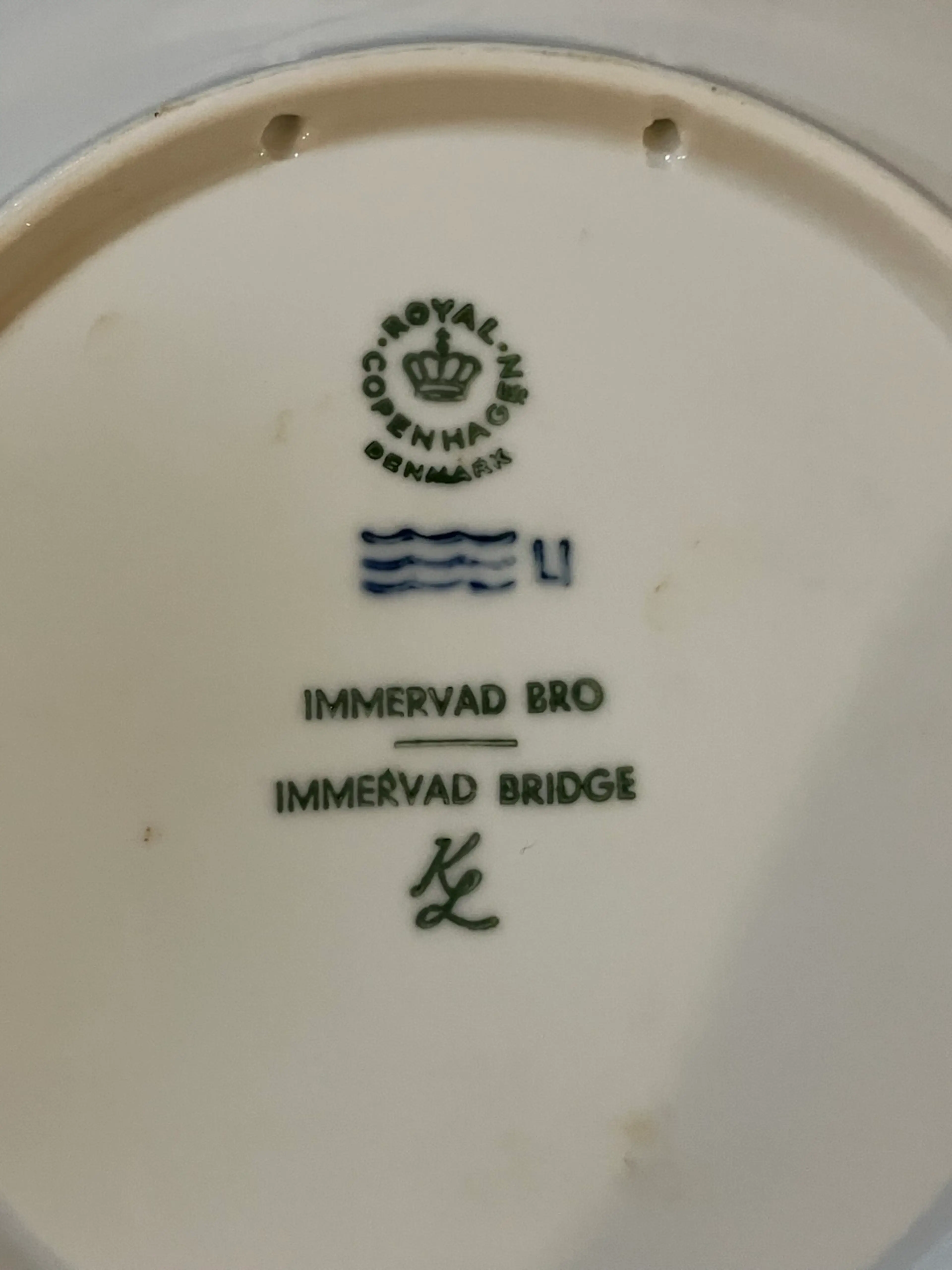 Image 2 of 8