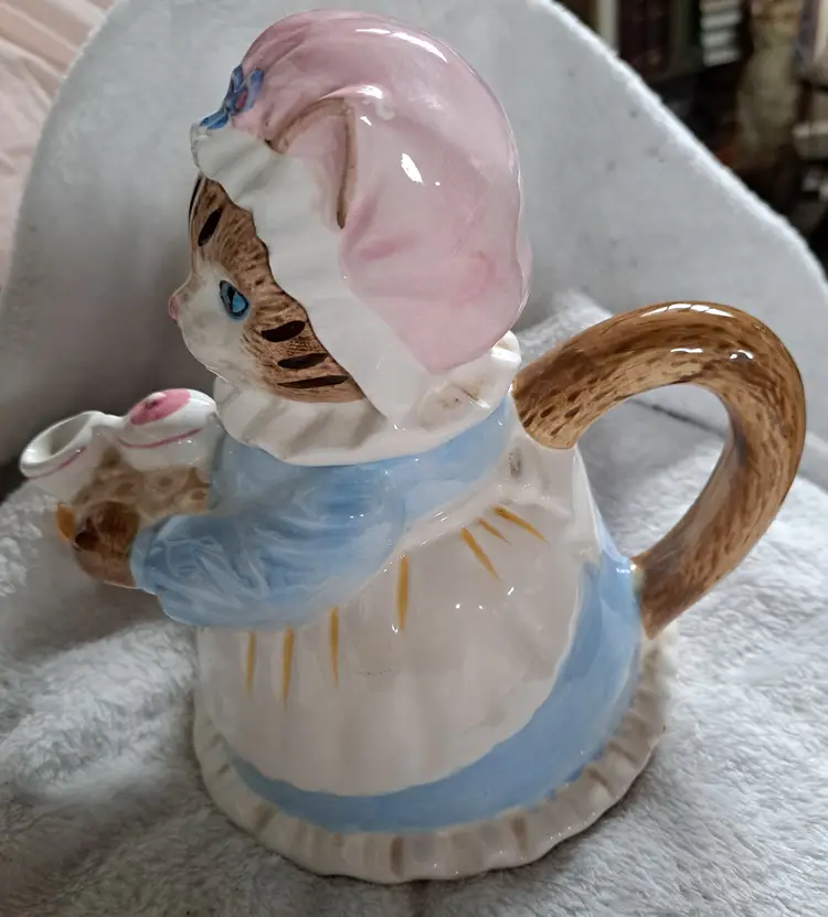 Heritage Mint Collection Cat Teapot