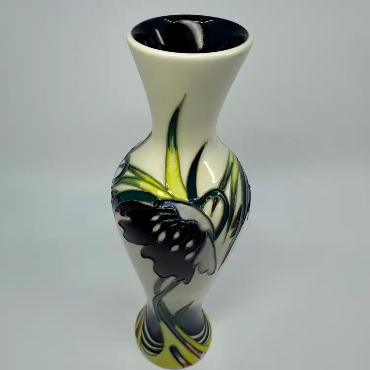 Moorcroft Art Pottery By Nicola Slaney 8” Vase From Collectors Club 2007