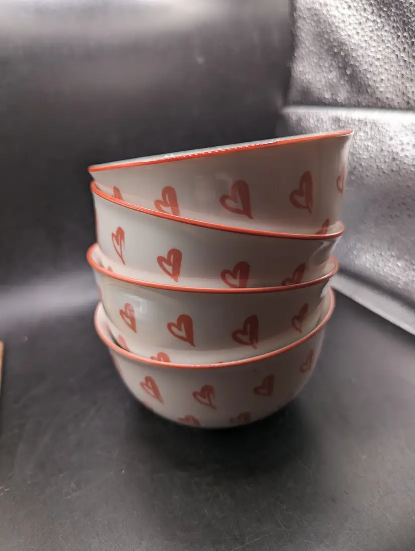 Set of 4 Elum Designs Cereal Bowls With Coral Red Heart Designs