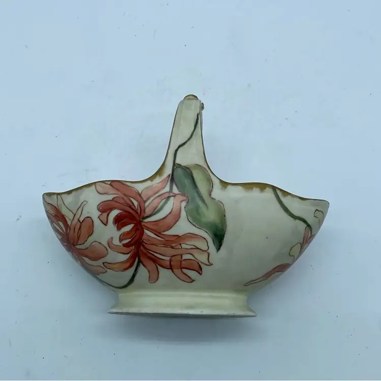 #1521 Small Hand painted fuchsia floral basket with pink inner glaze Germany CFH Buckle Handle