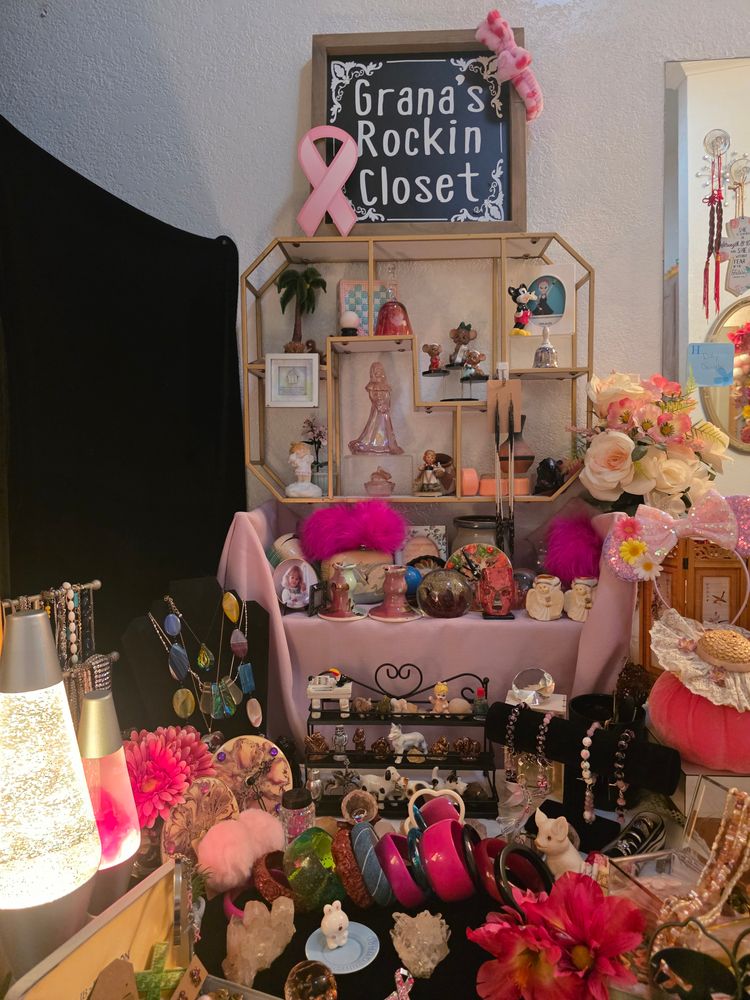 Granna's rockin Closet is having a pink party!