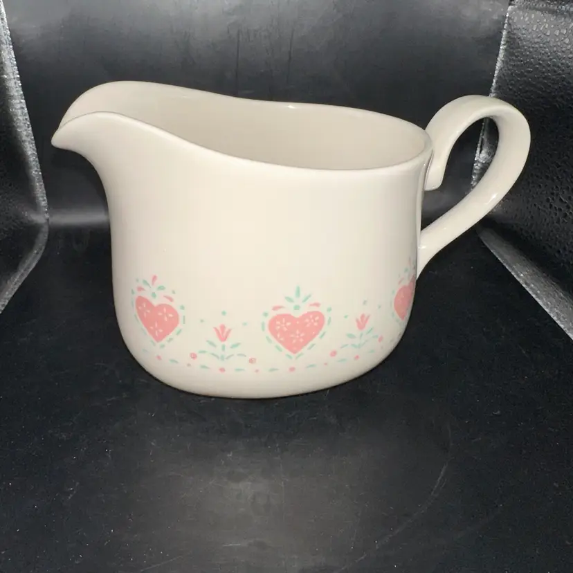Vintage Pristine Condition Corning Forever Yours Pink Hearts Gravy Boat 16 Oz