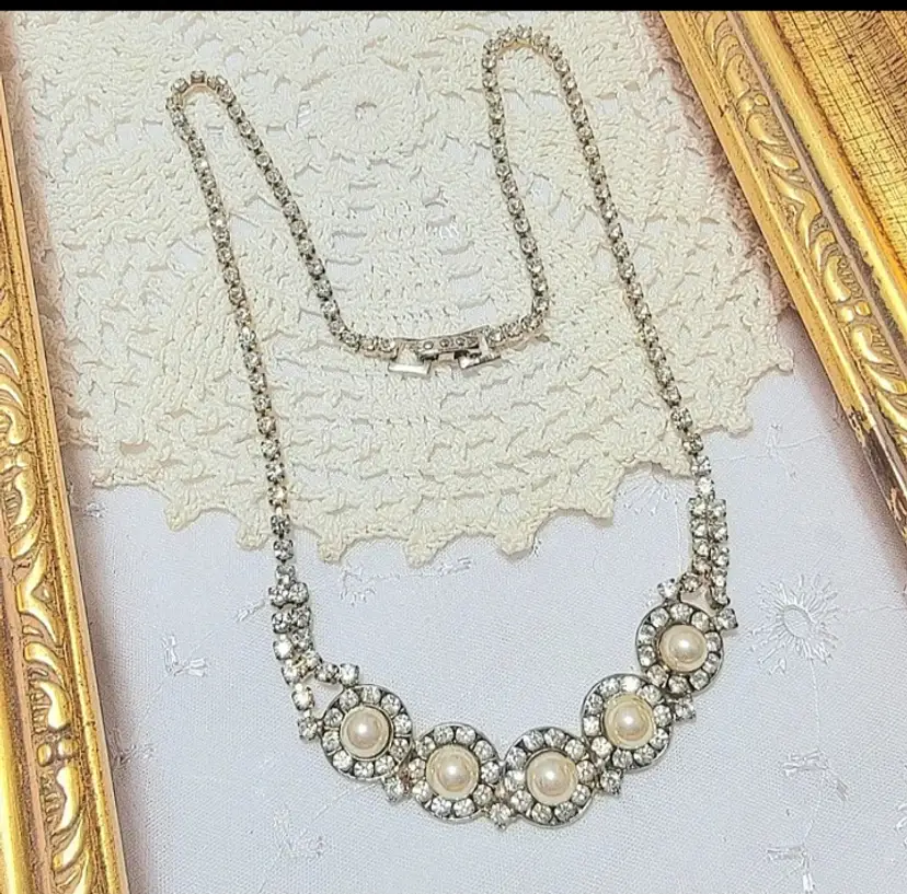 Vintage faux pearl and rhinestone necklace with fold over clasp 0