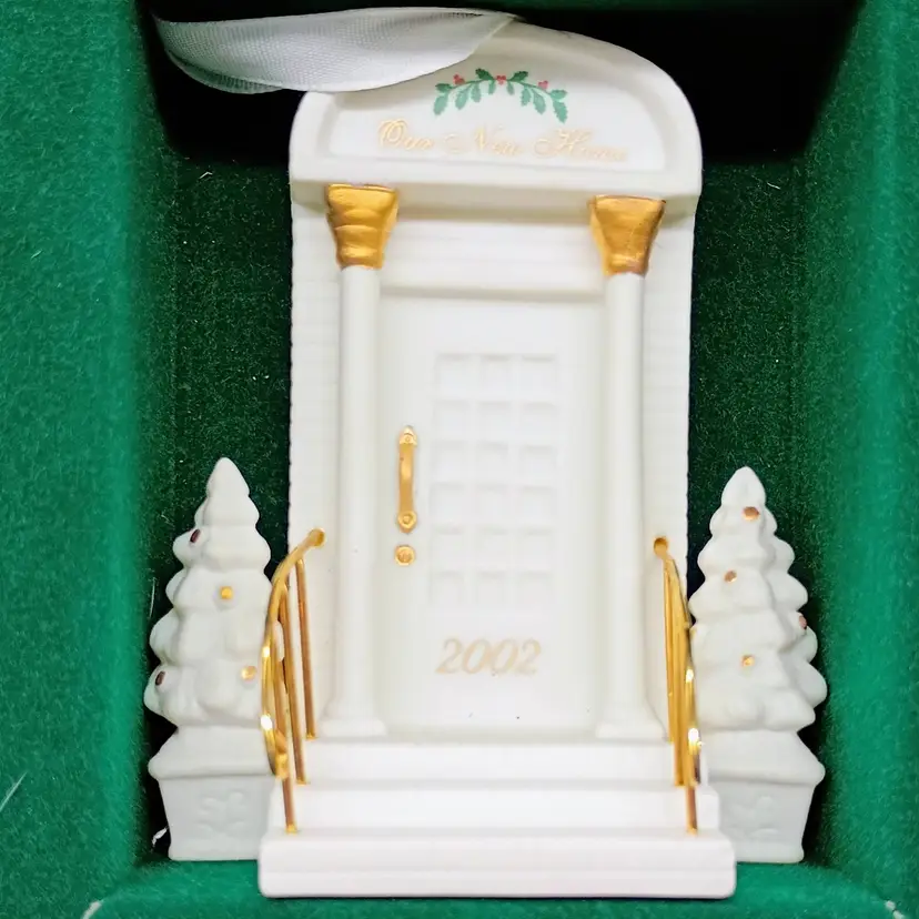 Wedgwood Porcelain Annual Christmas Ornament Our New Home Doorway 2002 in BOX