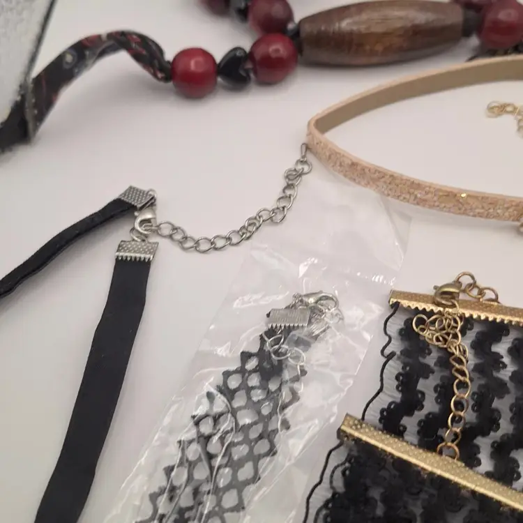 Lot of 16 used unbranded necklaces