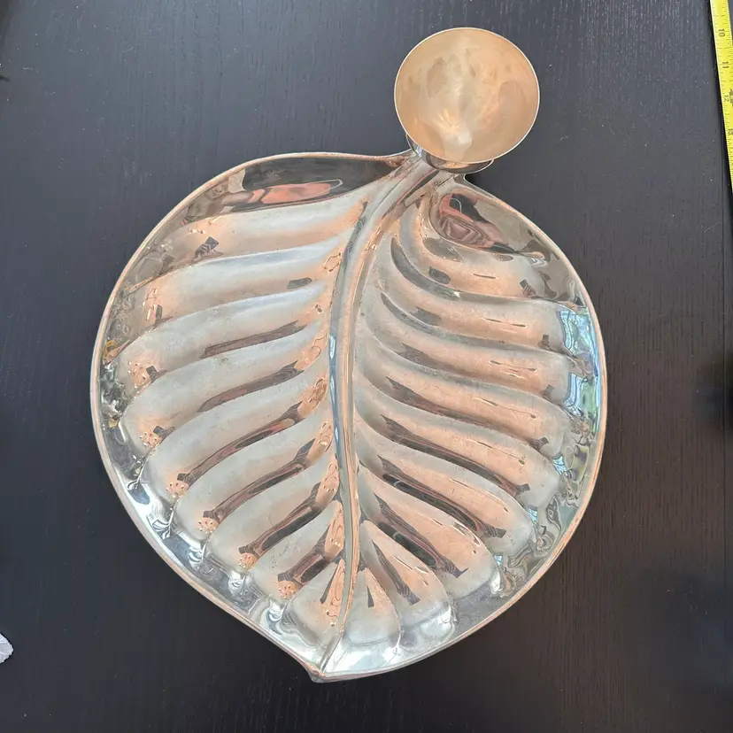 Vintage Mid-Century International Silver Company 13” Silverplated Leaf Chip and Dip Tray