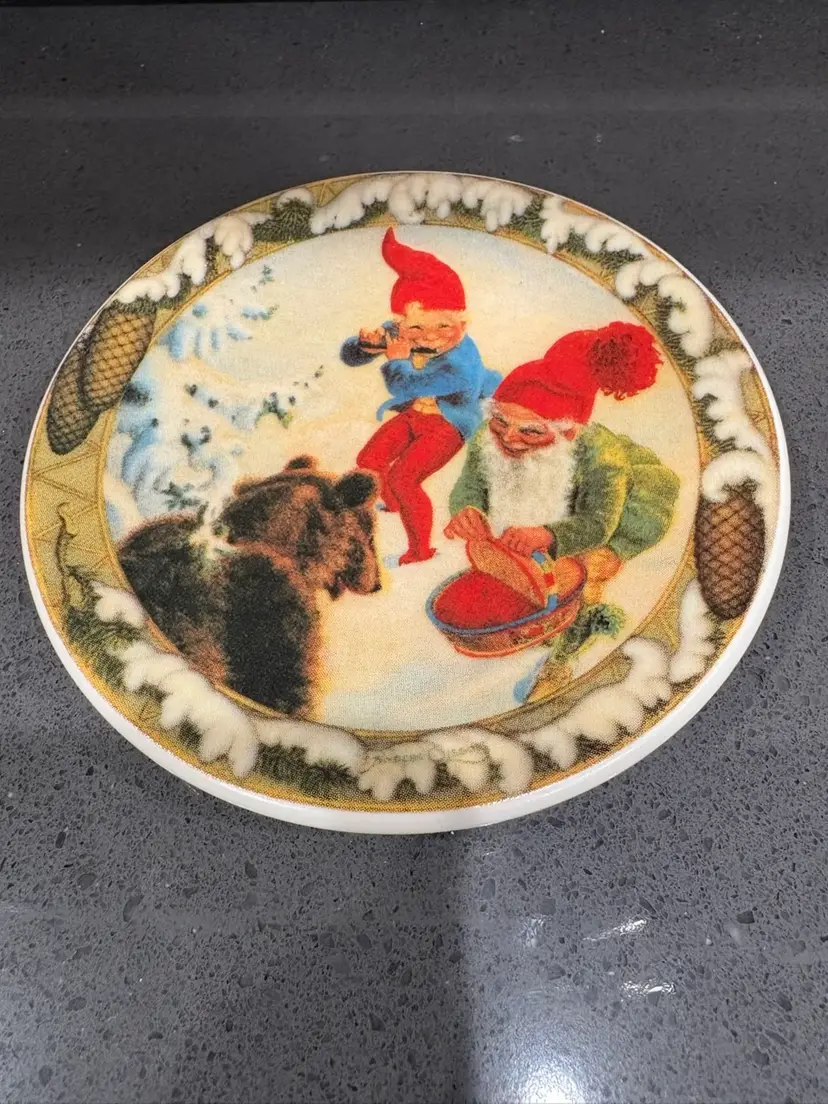 Arabia Finland Anders Olsson Wall Plate Gnome Elf Bear Winter Christmas