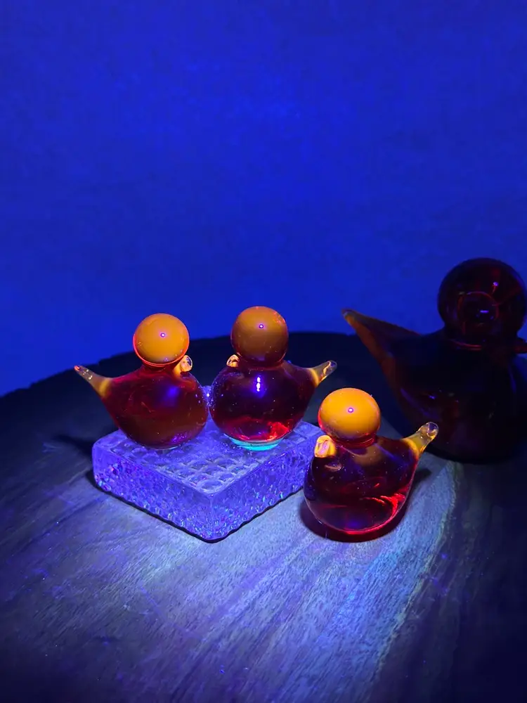 Vintage Swedish Lovebirds On Stand Amberina UV Glow Cardinal Birds