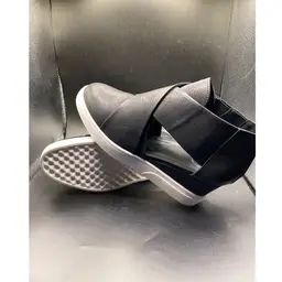 NEW-SEENA D’Orsay Black Size 10 Wedge Sneakers