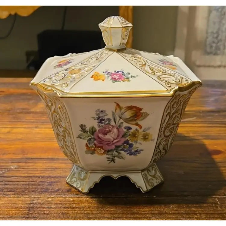 JL Menau Lidded Porcelain Box Made in Germany