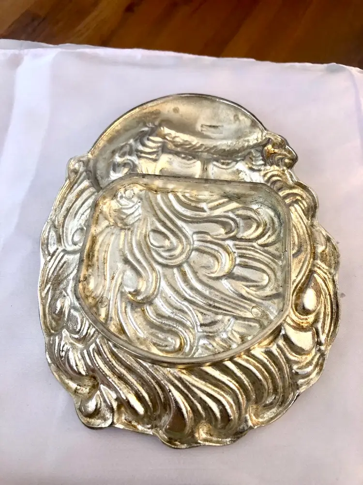 Late 20th Century Silver-Plated Jolly Santa Plate Dish Catchall