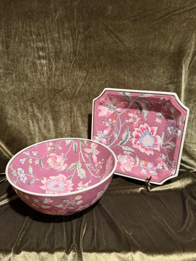 Stunning Chinese Style Vibrant Pink Floral Decorative Ceramic Set - Bowl and plate