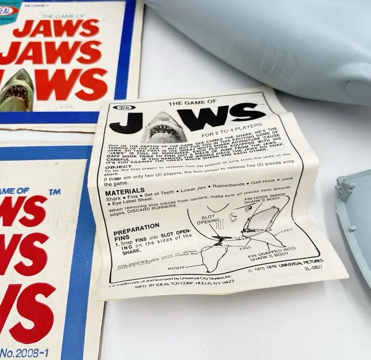 The Game of Jaws Ideal Toy Corp 1975 vintage never assembled MINTY missing 1 eye