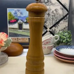 Wood Pepper Grinder
