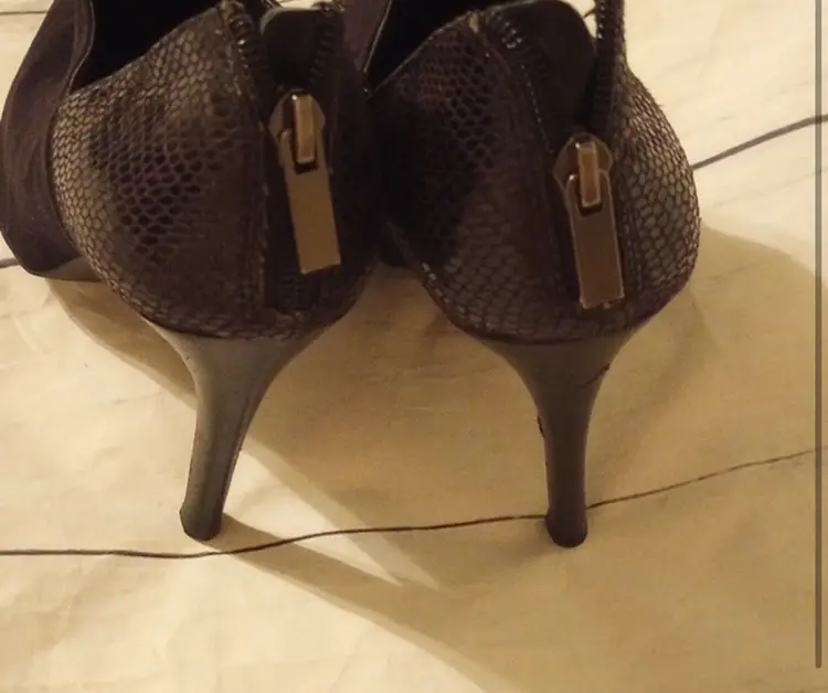 Size 6, Mixed Lots Of Shoes