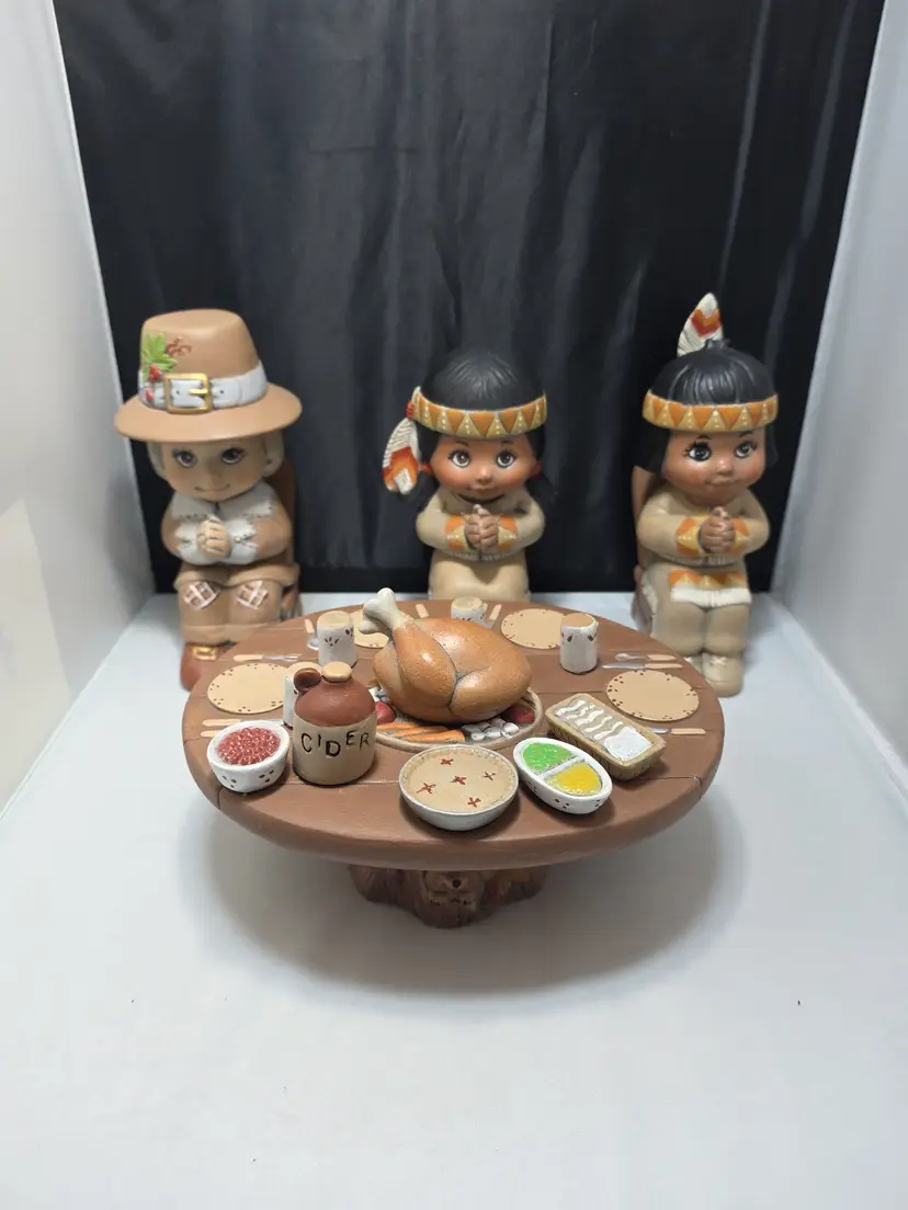 Vintage Sweet Tots Thanksgiving Pilgrim Harvest Table Figurine Scene (RU)