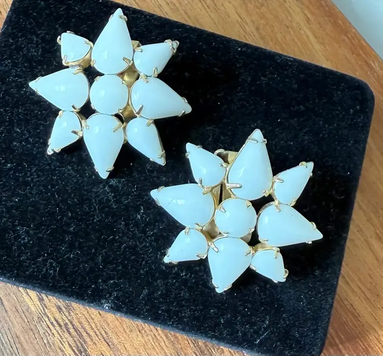 VTG Milk Glass Earrings Clip On Gold Tone Star Rhinestone