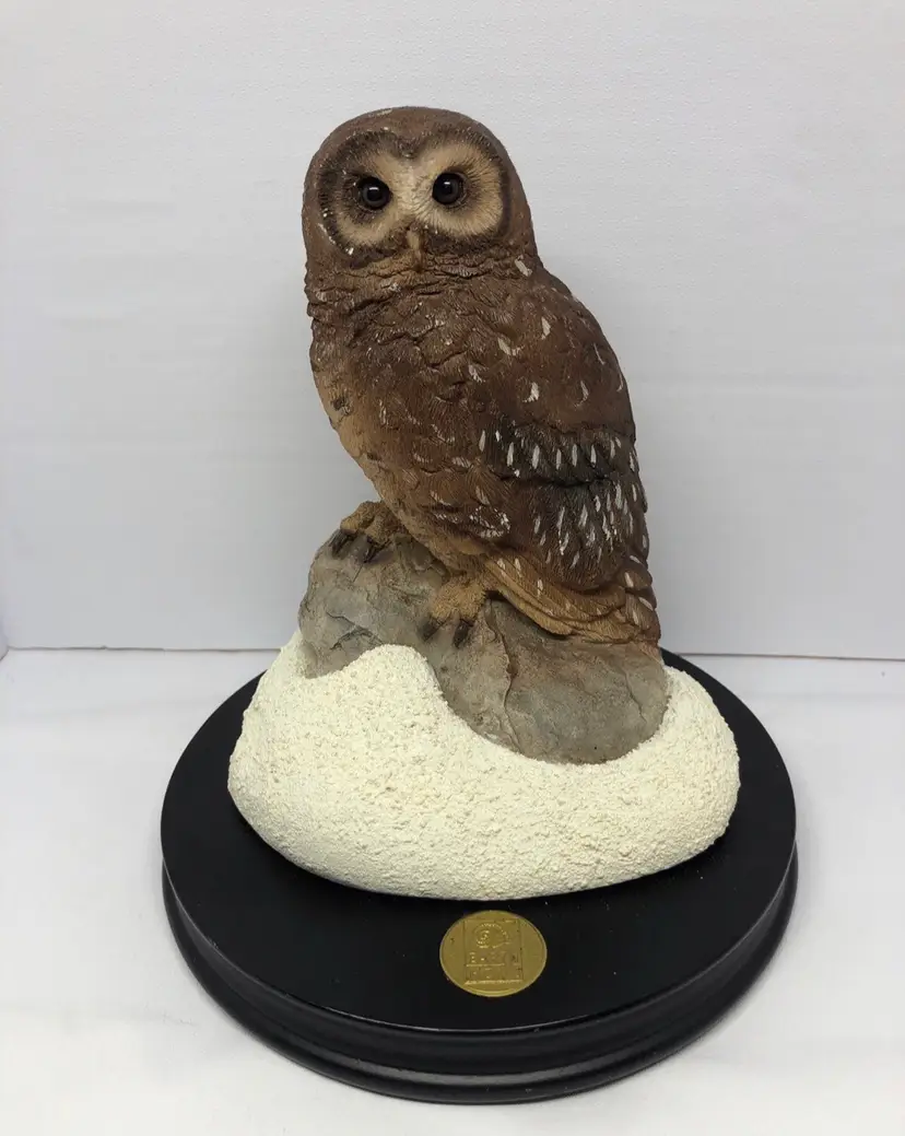 Earth Home Spotted Owl Statue Figurine