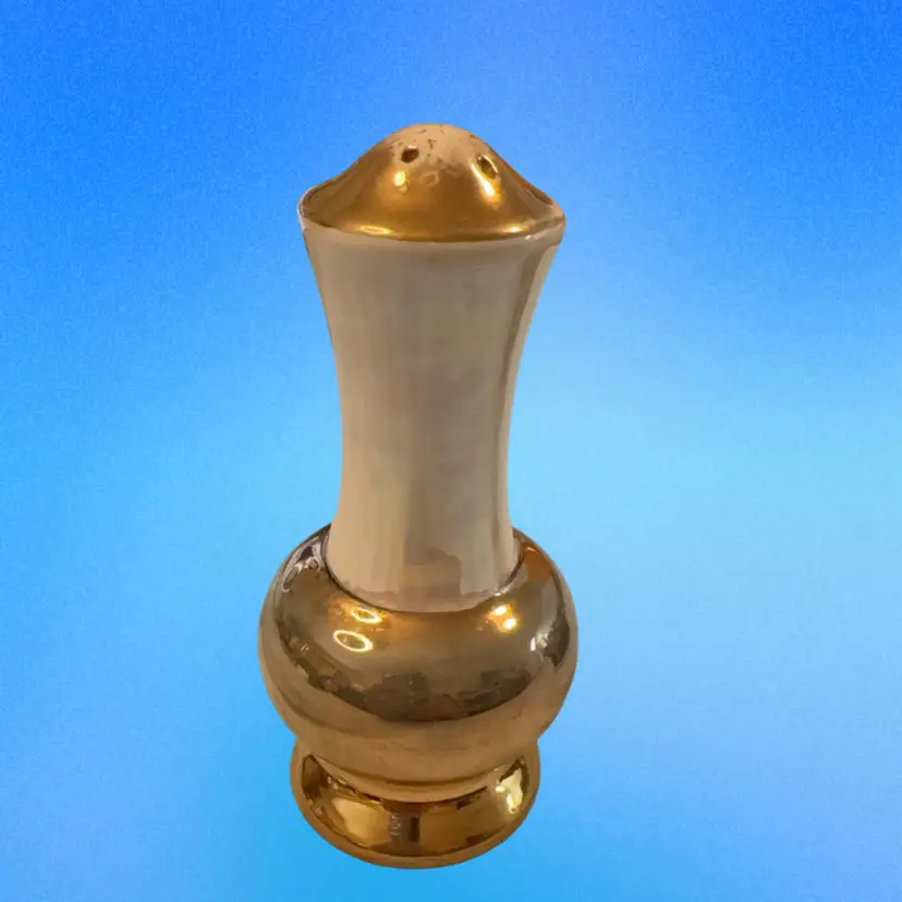 Lustre Shaker 4 1/4” Tall