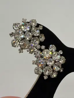 Vintage Stunning  Clear Colorless Rhinestones Round Clip On Earrings Wedding Sparkling