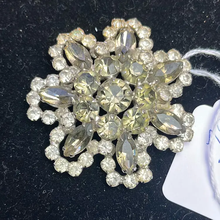 Brooch Vintage Rhinestones