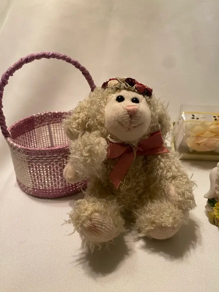 Spring Easter Lot of Lambs Partylite and Basket Adorable!!!