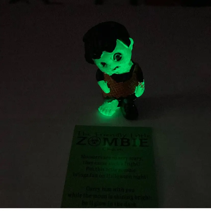 The Friendly Little Zombie Charm By Ganz! 2” Tall! UV Reactive! Glow In The Dark!