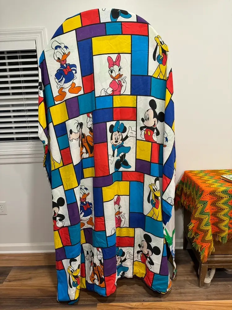 Vintage Reversible Disney/Bugs Life Twin Duvet 