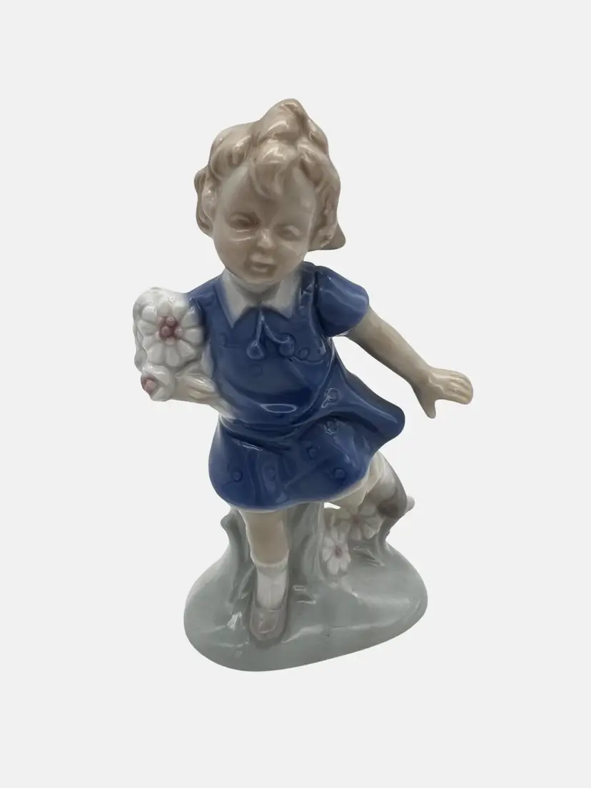 Vintage Lego Japan Girl Figurine With Flower Bouquet 4.5" Tall Porcelain