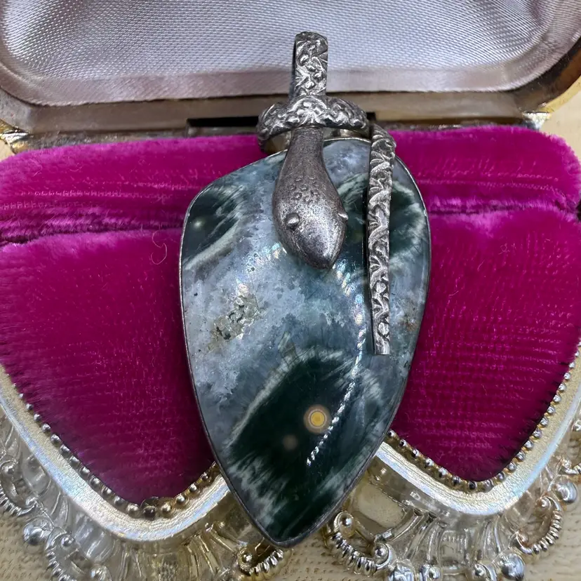 Vintage Sterling Silver Snake green moss agate gemstone pendant