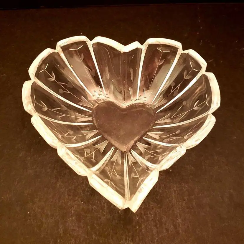 Mikasa HEART Crystal Bowl Dish Etched Floral Flowers Vintage Valentine LOVE