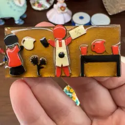 Lucinda People Pin