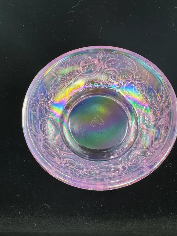 #01 Fenton Verlys rose bowl in Rosemilk Opalescent