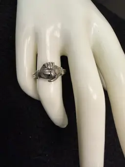 Antique Sterling Silver Fede Gimmel 3 Part Clasped Hand Puzzle Ring Sz 6.75