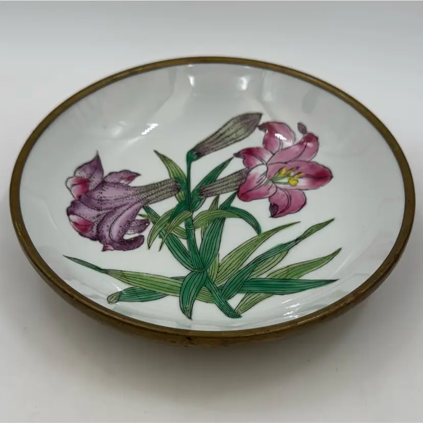 Vintage hand painted Chinoiserie Trifles Hong Kong brass in case porcelain bowl dish