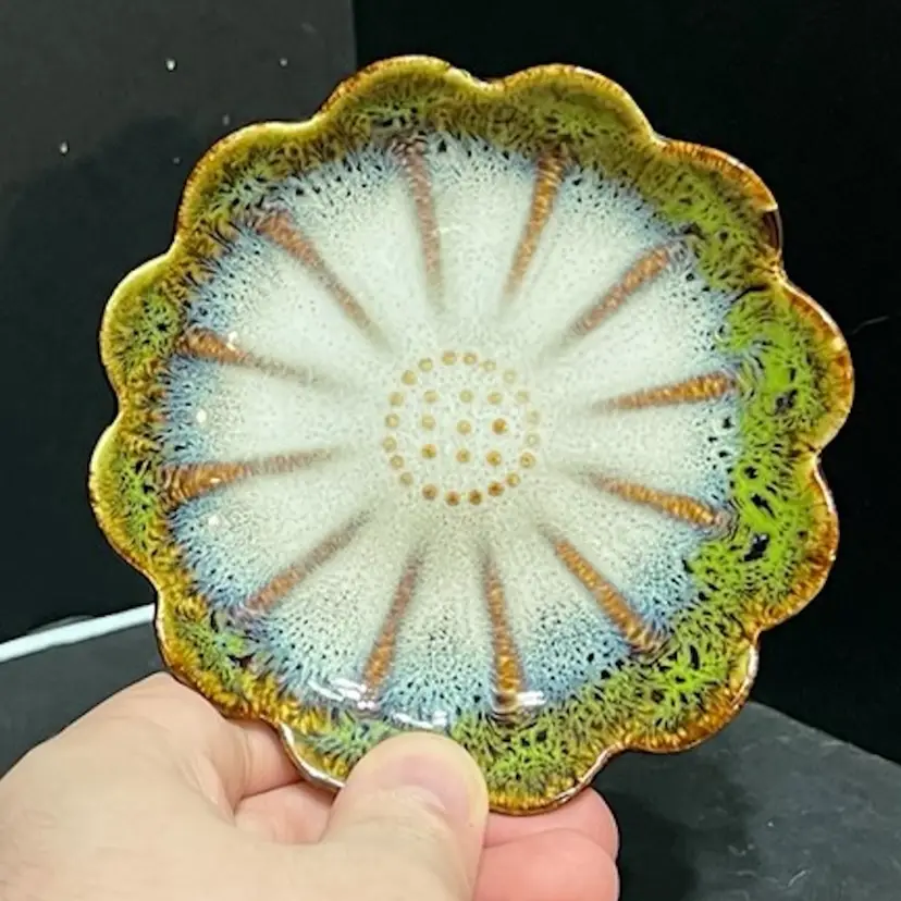 Flower Trinket Dish ~1β x 4.5β diameter