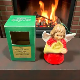 1982 Seventh Ed. Goebel Annual Christmas Bell Ornament / Boxed Red Angel