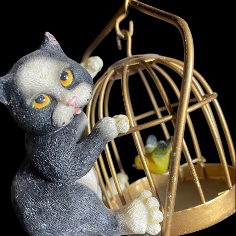 Siamese Cat Figurine Pair Roman "Cat-tastrophies"