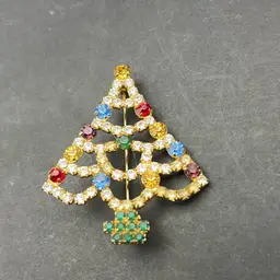 Vintage Rhinestone Christmas Tree Brooch
