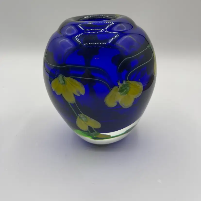 Studio Art Glass Vase In Cobalt Blue w/Cased Glass Yellow Flowers & Green Vines 5”