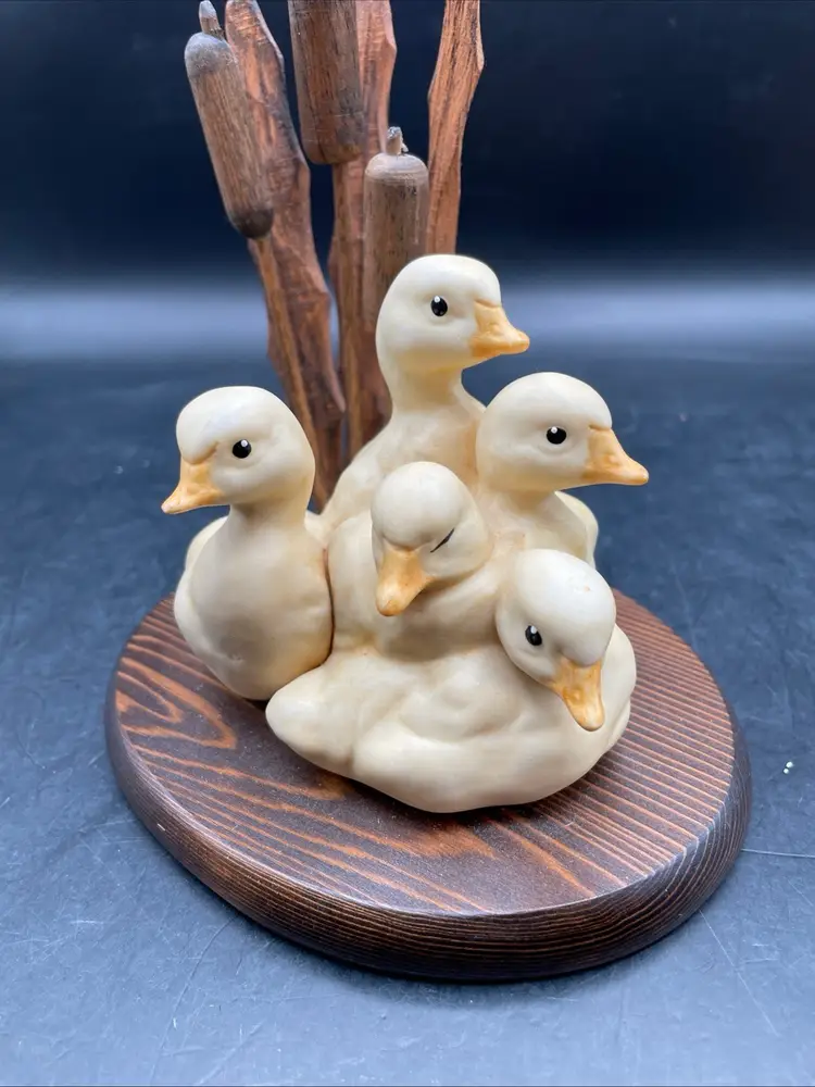 VTG 5 Ducklings Holland Mold On Wood Base With Cattails