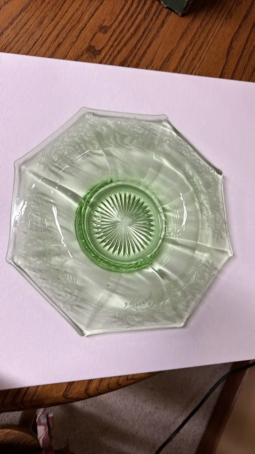 uranium glass octagonal console bowl etched
Green
12”