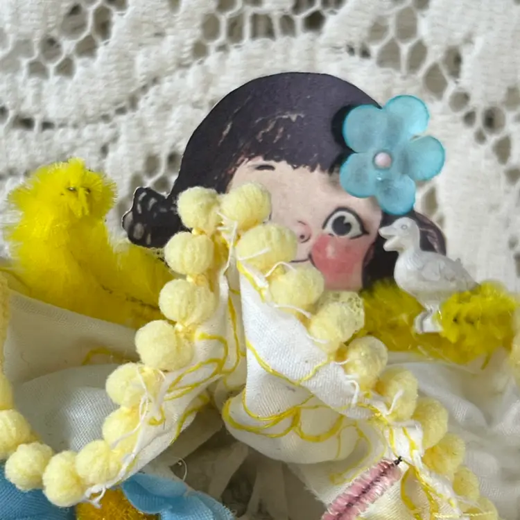 010 Vintage Yellow Ceramic Duck Assemblage 7" X 7.5" X 4"