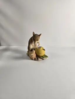 Natures Heritage Hand Painted Staffordshire England Mouse Ladybug Apple 1987