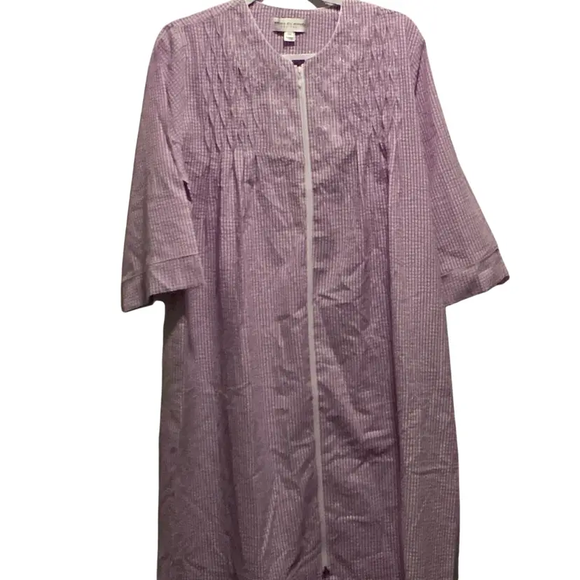 $79 Women’s Night Gown Petite Medium New Purple