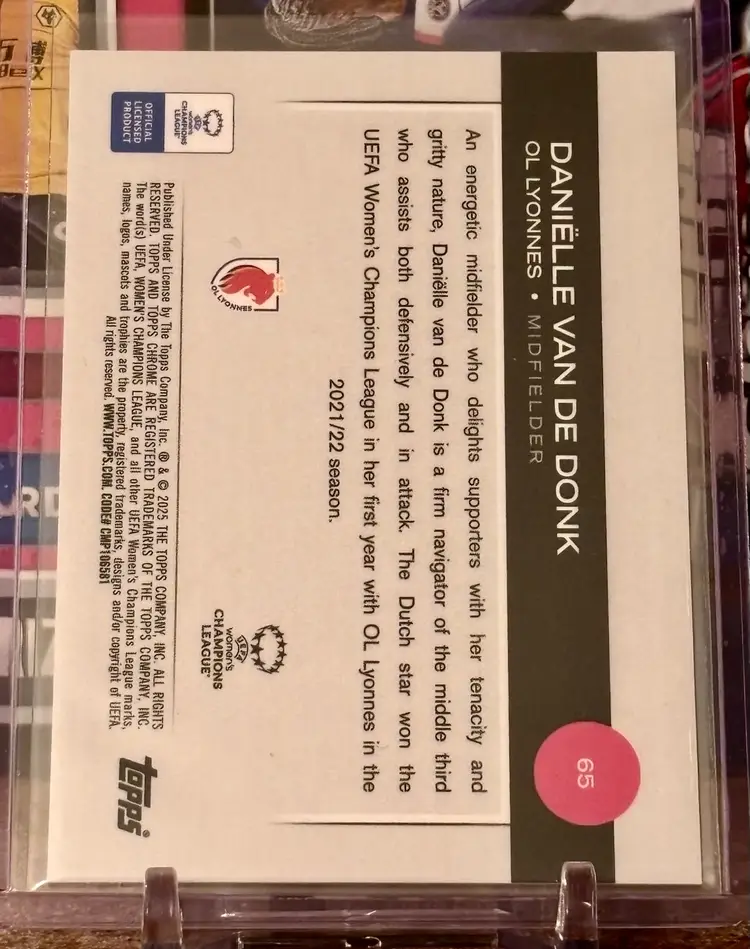 Danielle Van De Donk 2024/25 Topps Chrome UWCL Orange Wave /25 Lyon Netherlands Soccer Card