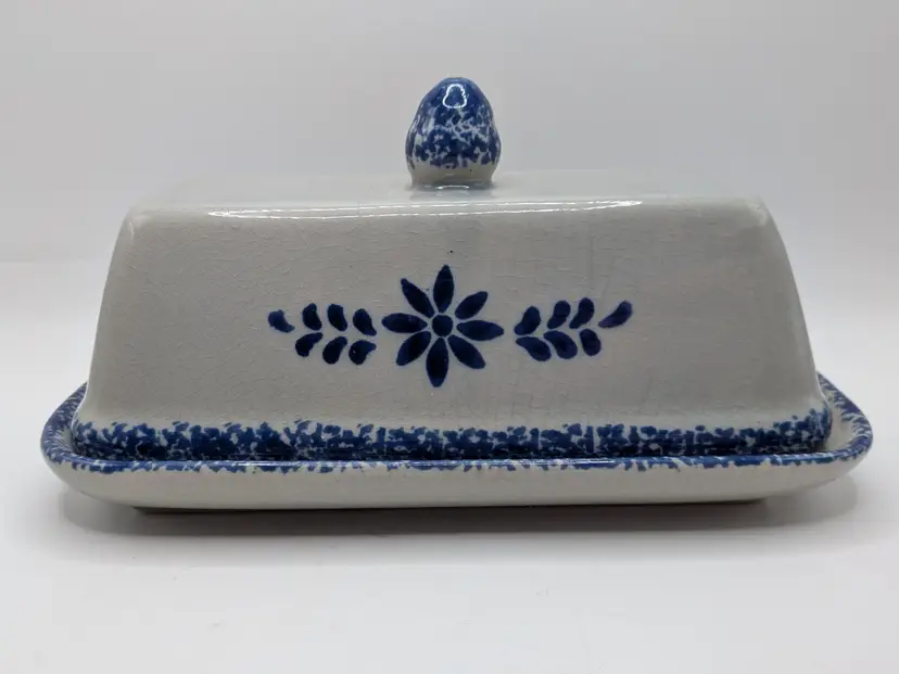 LOOMCO LARGE SALT GLAZE STYLE CERAMIC BUTTER DISH WIITH BLUE Decor COTTAGECORE GRANNYCORE