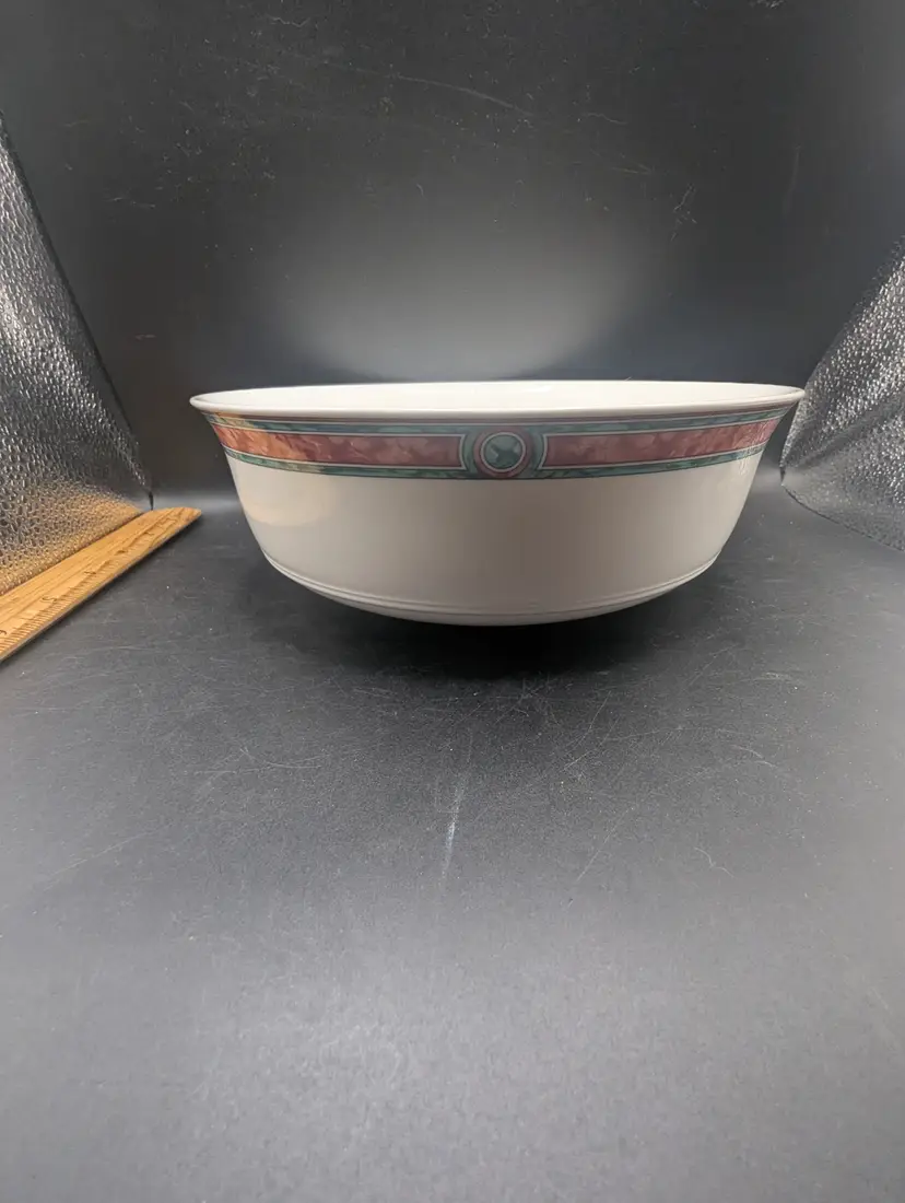 Vintage Villeroy and Boch Rialto Pattern 8.25" Vegetable Bowl Very Hard to Find
